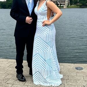 Baby blue prom dresss